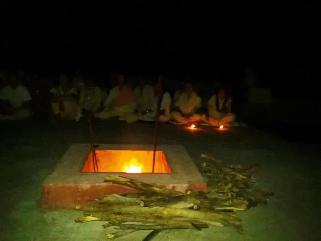 diwali-satsang-with-swamiji bodyImage